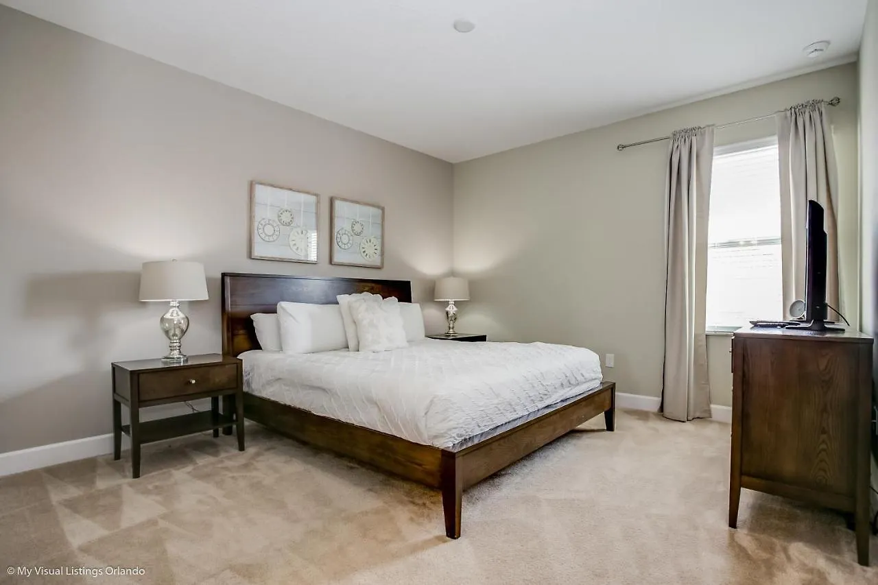 7004 Oakwood St Villa Davenport United States